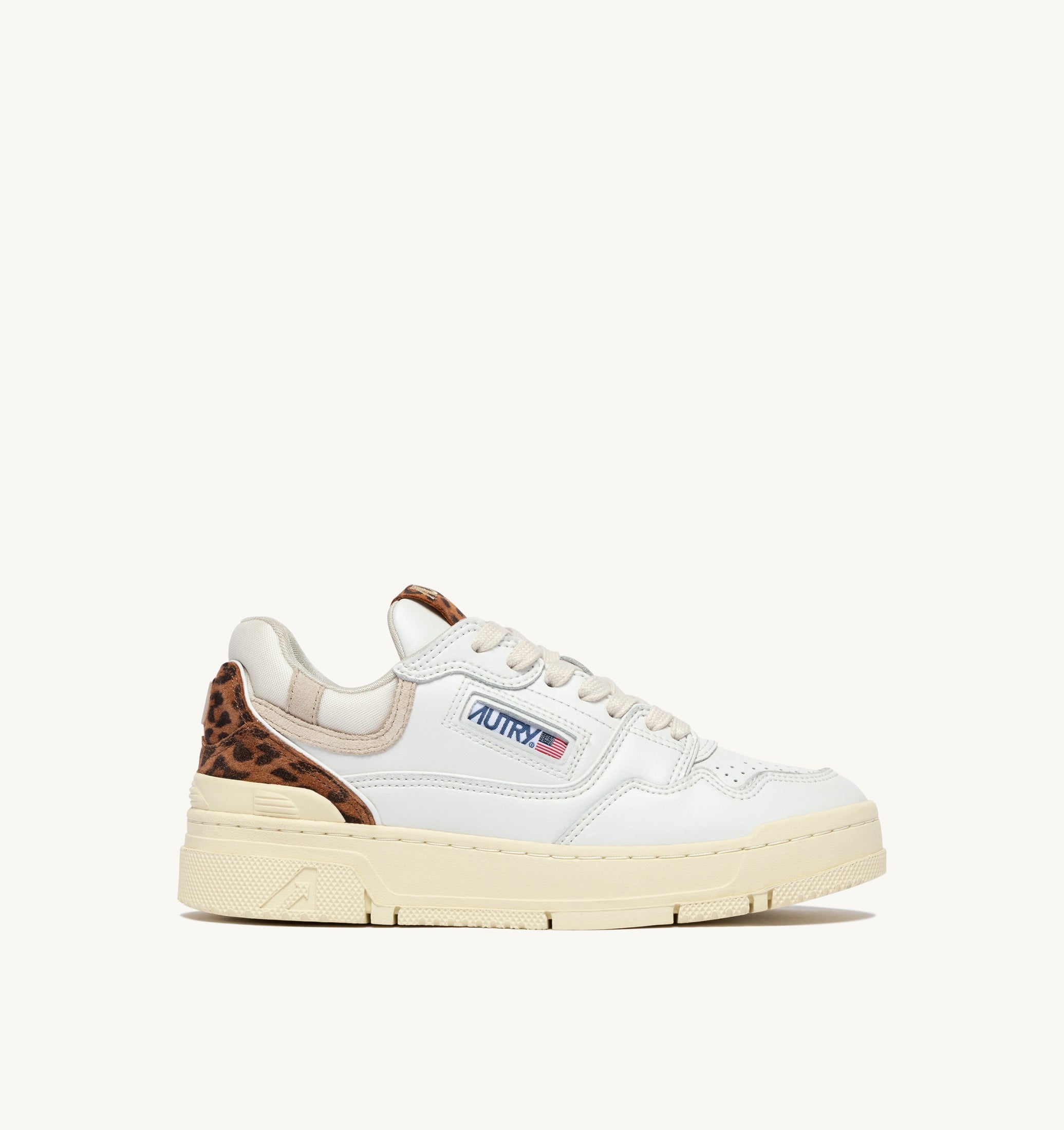 BASKETS CLC LOW EN CUIR BLANC ET LEOPARD