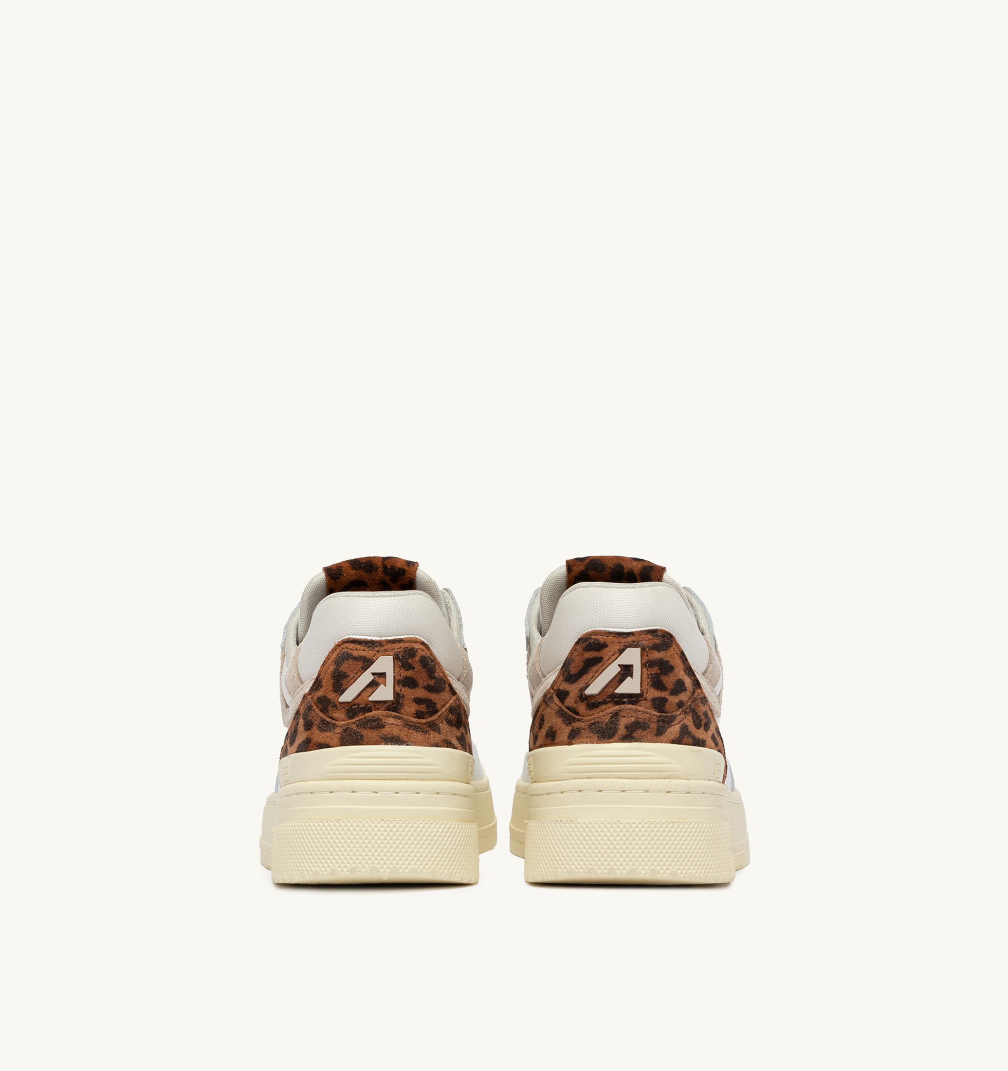BASKETS CLC LOW EN CUIR BLANC ET LEOPARD