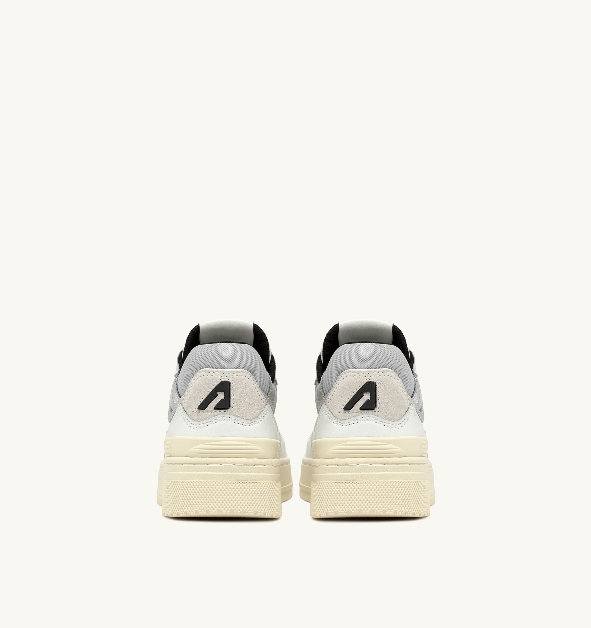 BASKETS CLC LOW EN CUIR BLANC ET DAIM SILVER