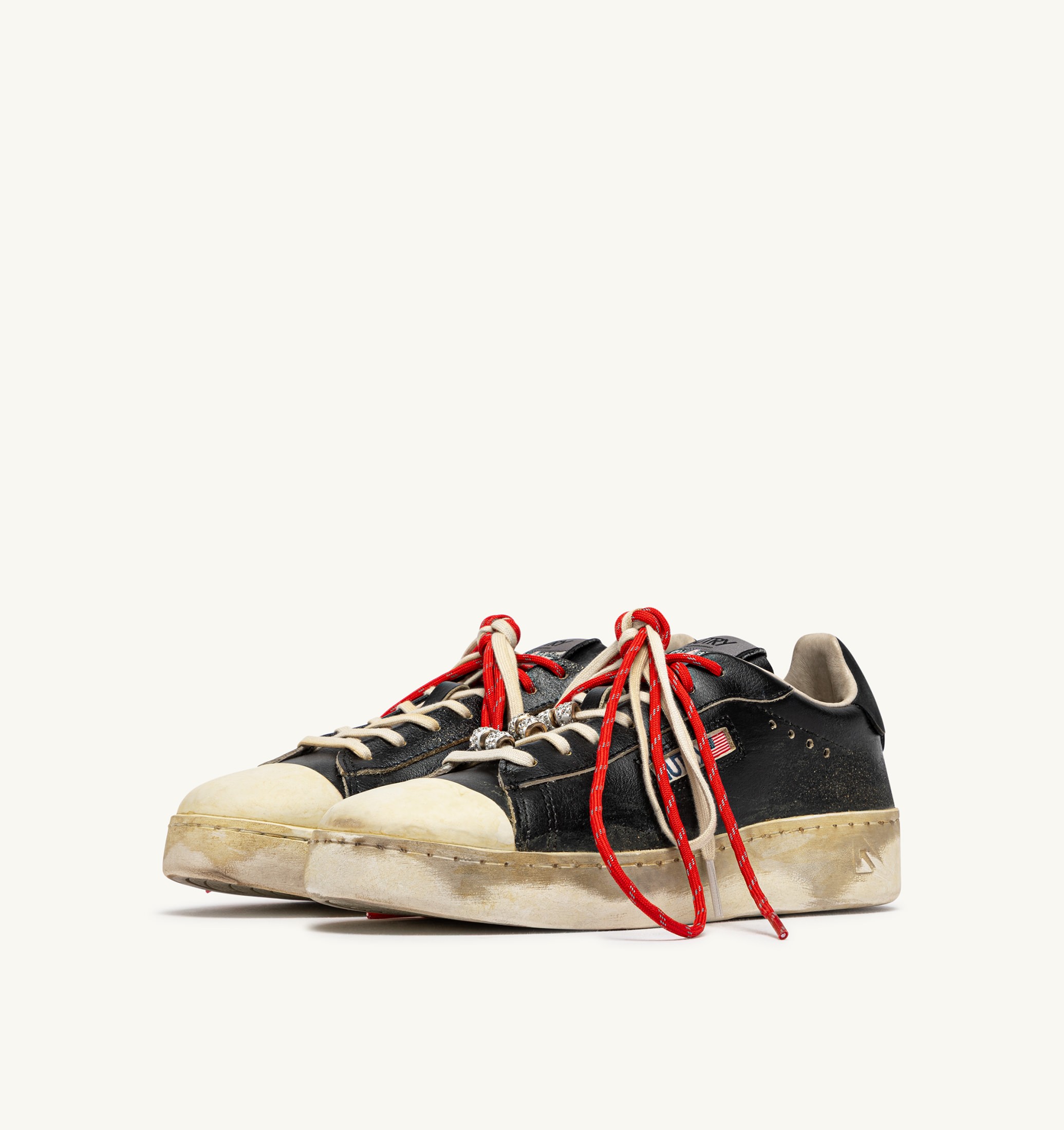 BASKETS DALLAS LOW SUPER VINTAGE EN CUIR NOIR