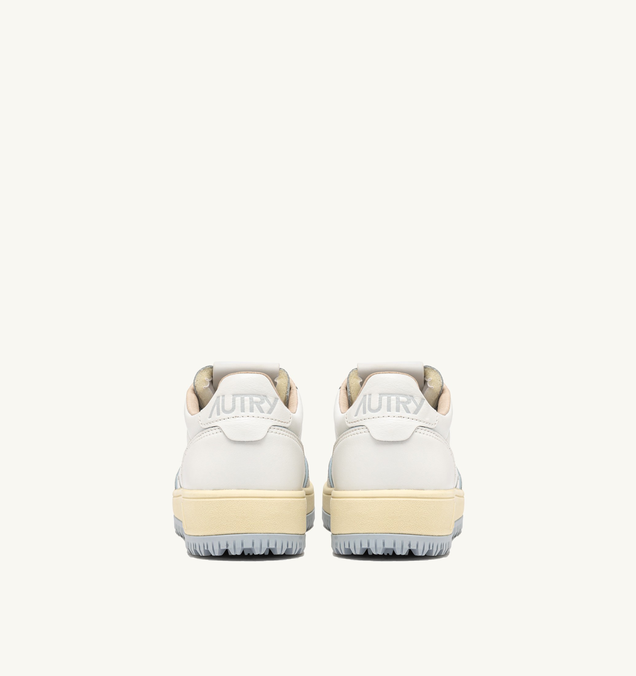 BASKETS GOLF LOW EN CUIR COLORIS BLANC ET PEARL BLUE