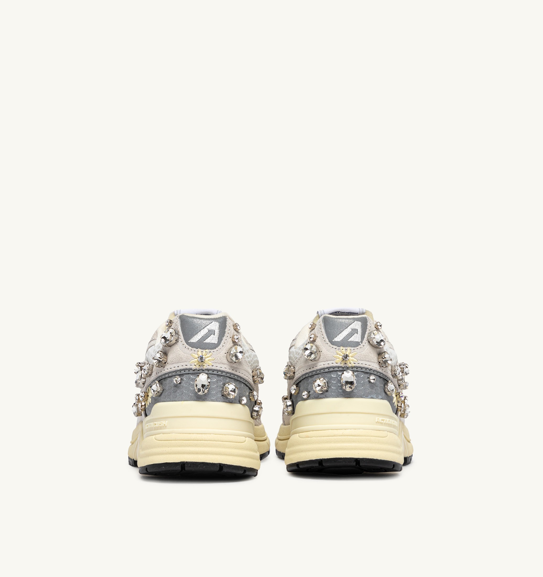 BASKETS HYPERWAY EN MESH ET DAIM BLANC AVEC DÉTAILS