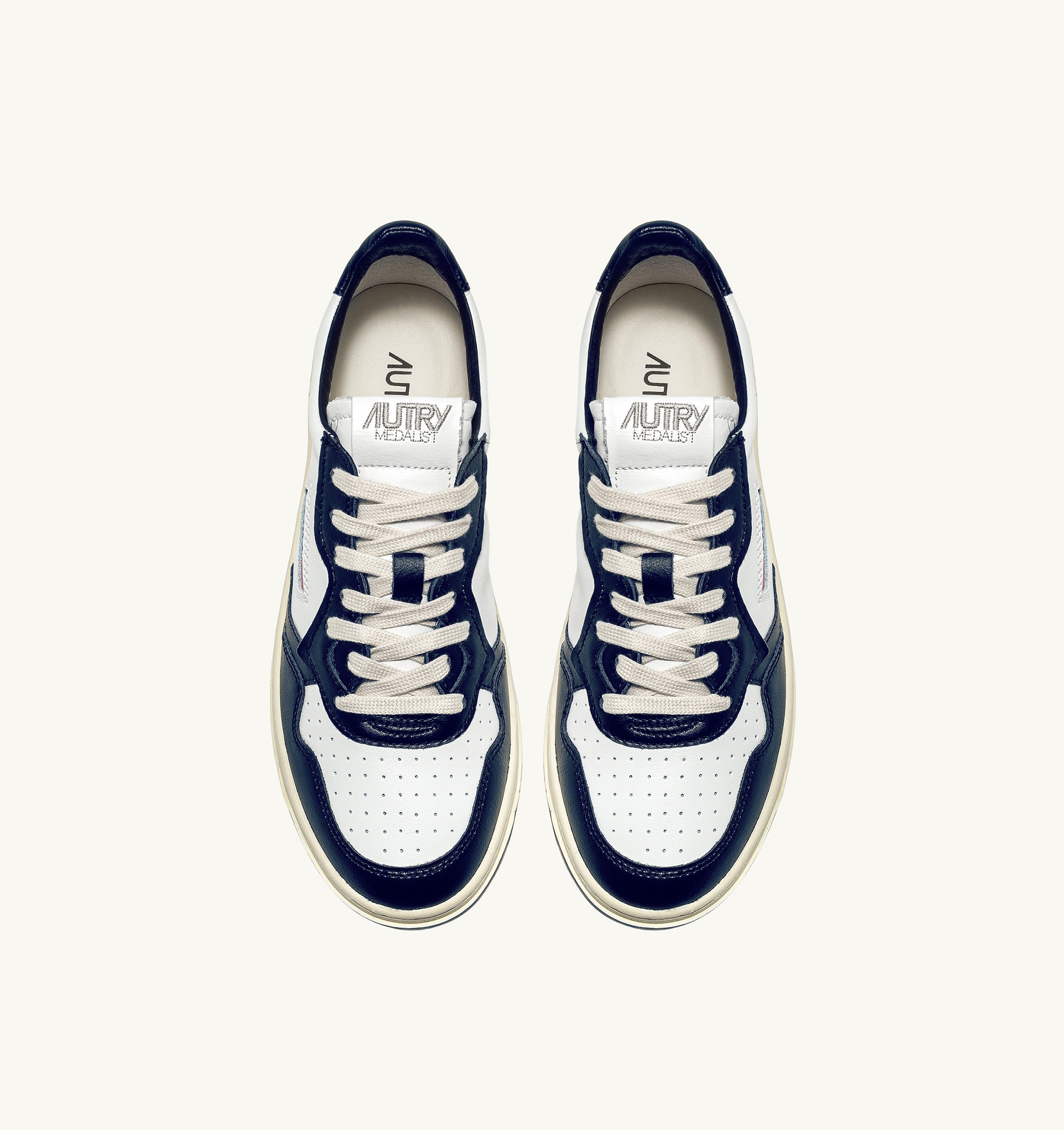 BASKETS MEDALIST LOW BICOLORE EN CUIR BLANC ET BLEU