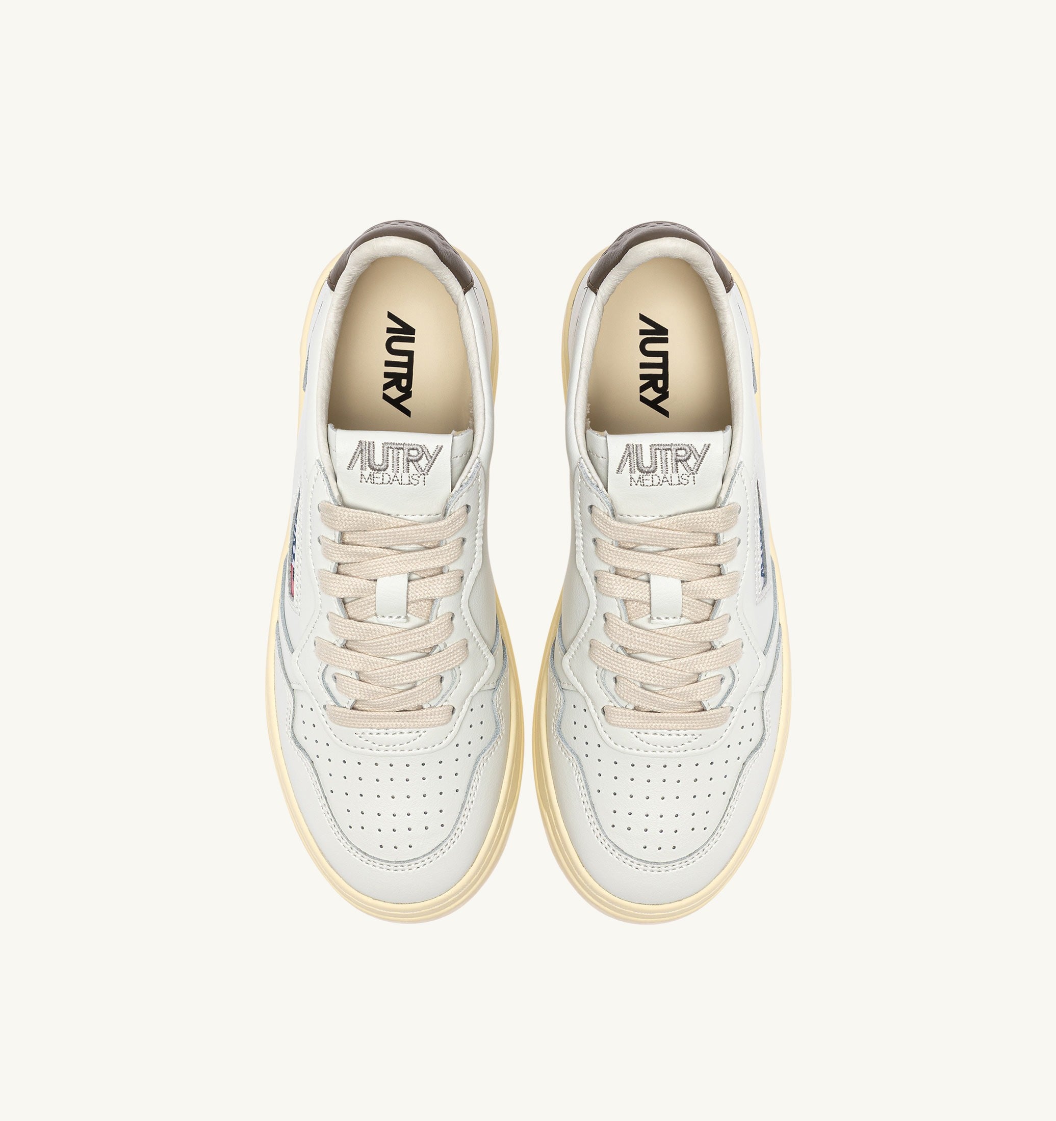 BASKETS MEDALIST LOW EN CUIR BLANC ET CHOCOLATE