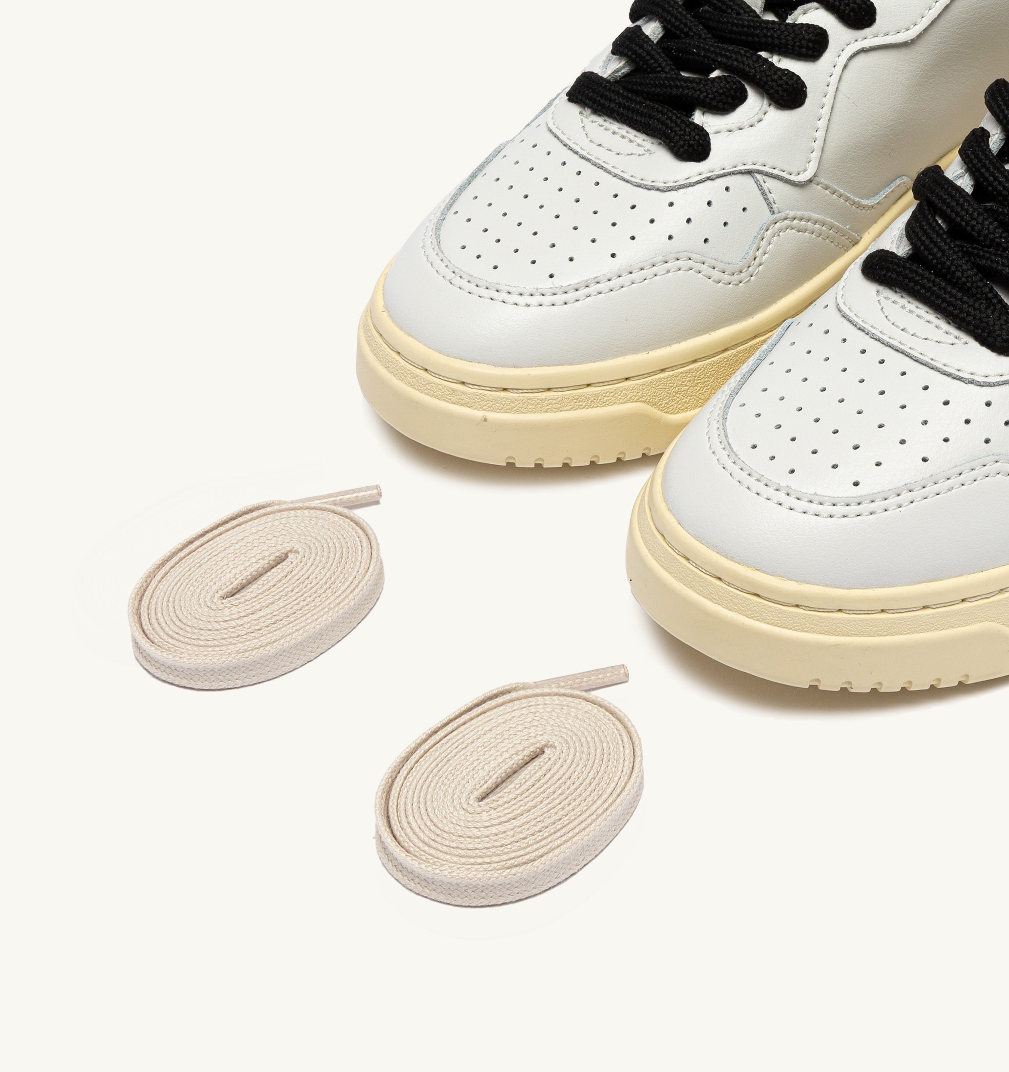 BASKETS MEDALIST LOW EN CUIR BLANC ET LEOPARD