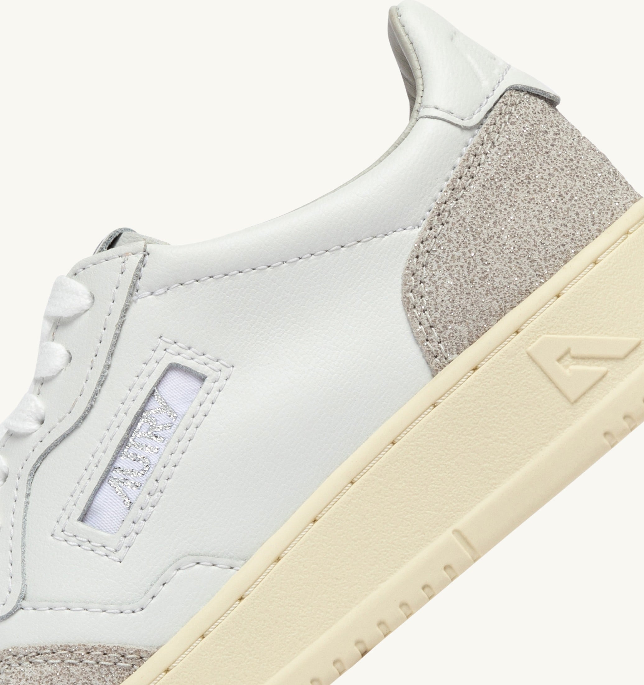 BASKETS MEDALIST LOW EN CUIR BLANC ET STARS GRIS