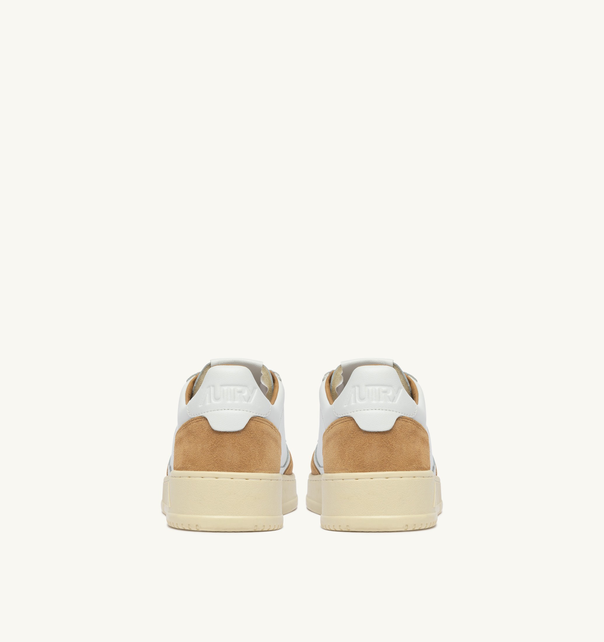 BASKETS MEDALIST LOW EN CUIR BLANC ET DAIM CUIVRE