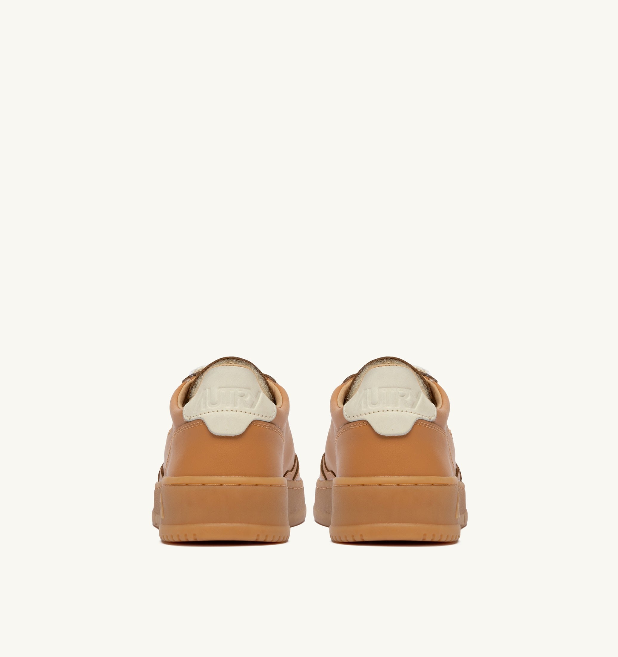 BASKETS MEDALIST LOW EN CUIR COGNAC ET MARSHMALLOW
