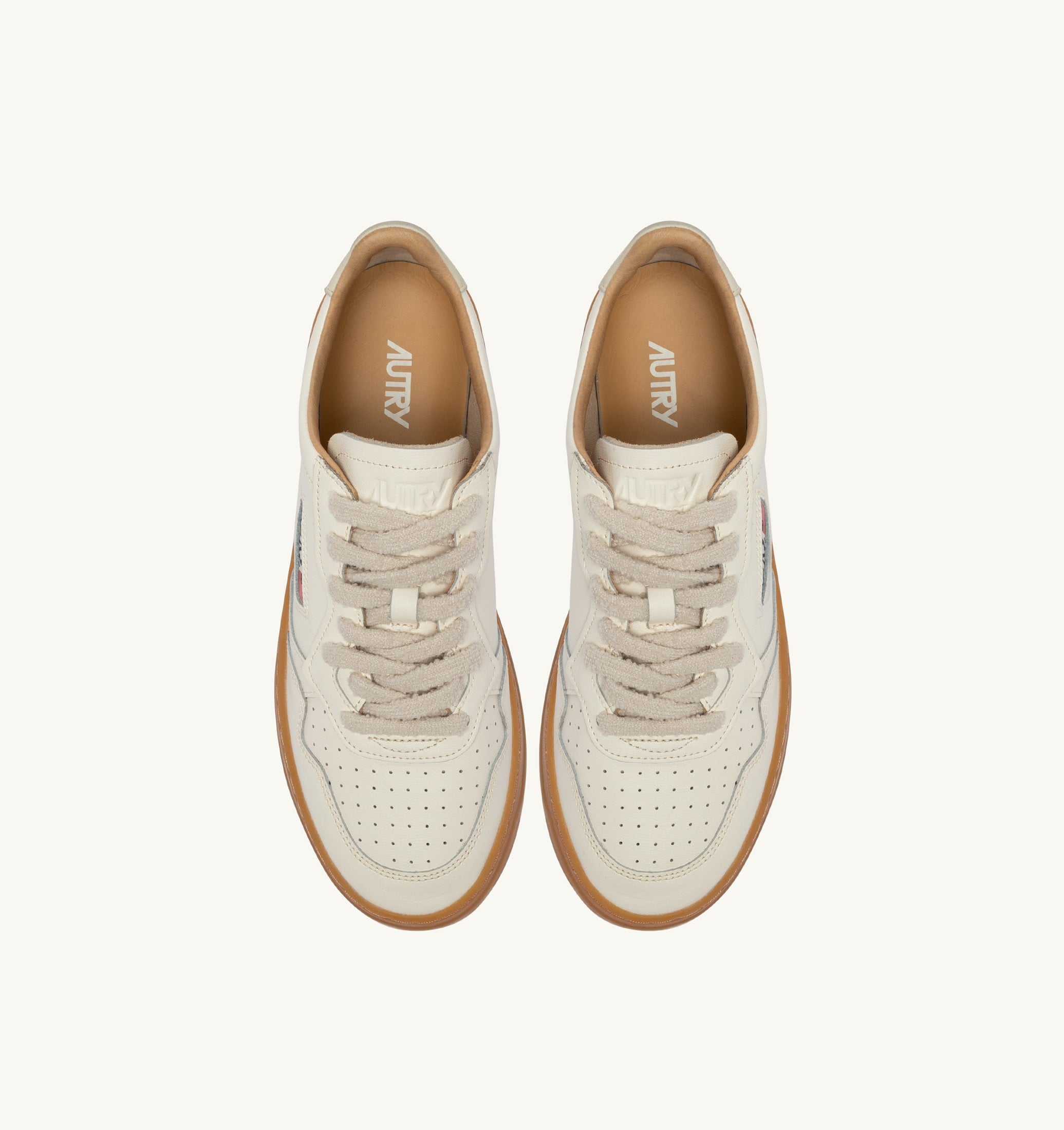 BASKETS MEDALIST LOW EN CUIR MARSHMALLOW