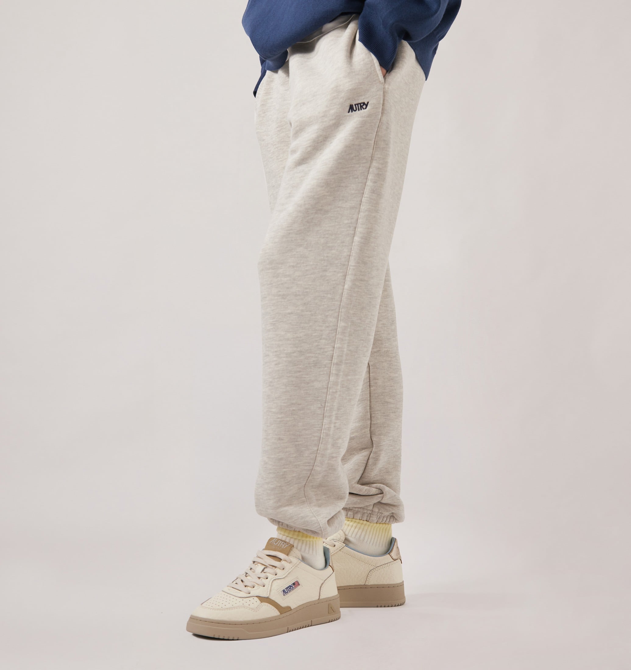 BASKETS MEDALIST LOW EN CUIR PLATINE ET SPONGE