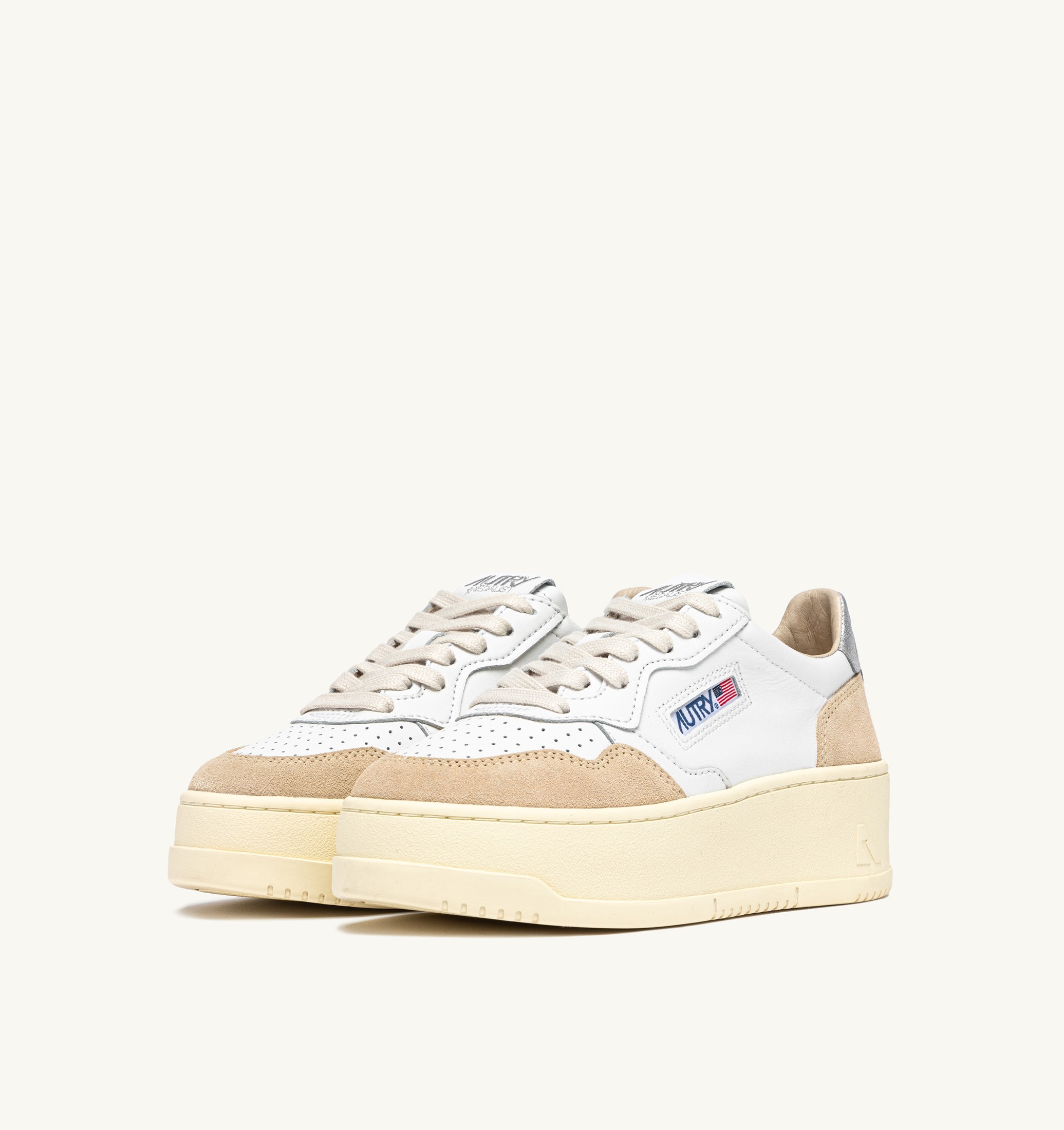 BASKETS MEDALIST PLATFORM EN DAIM ET CUIR ARGENT ET BLANC