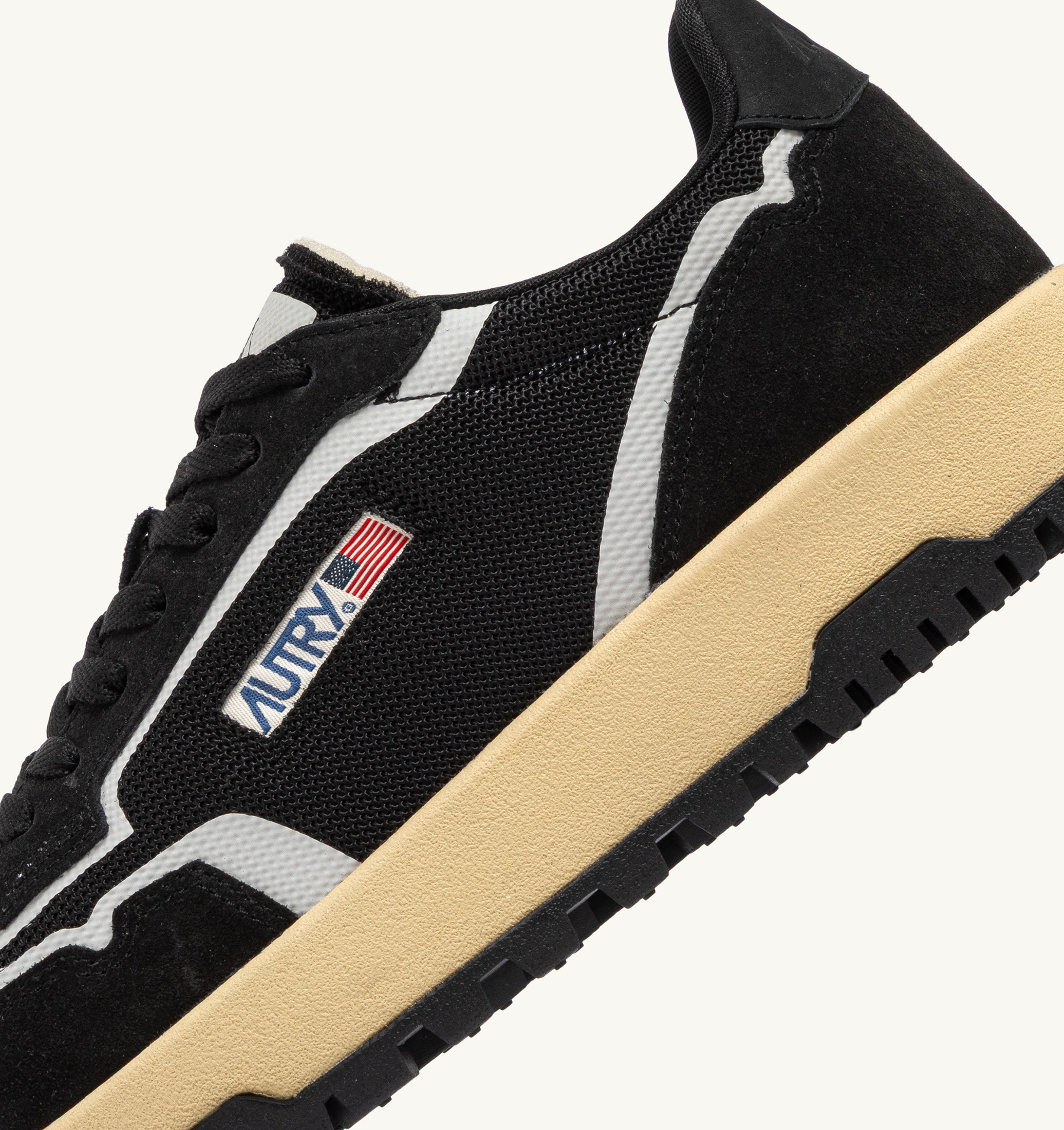 BASKETS WILDPACE LOW EN DRAGON MESH ET DAIM NOIR