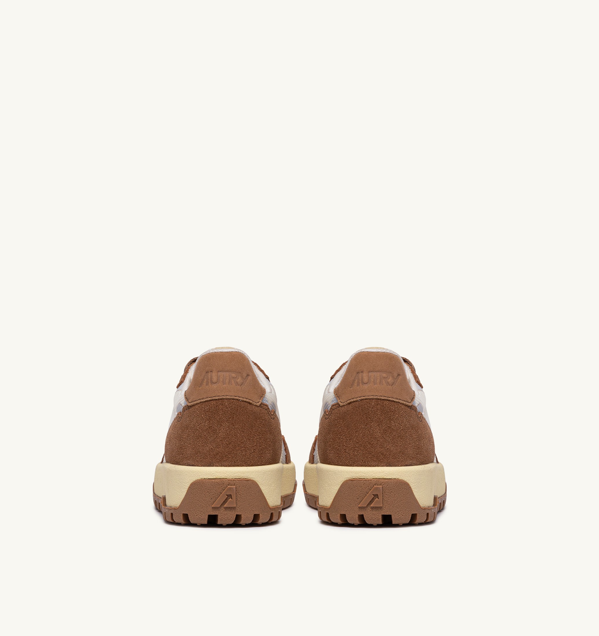 BASKETS WILDPACE LOW EN MESH ET DAIM MARSHMALLOW ET CIGAR
