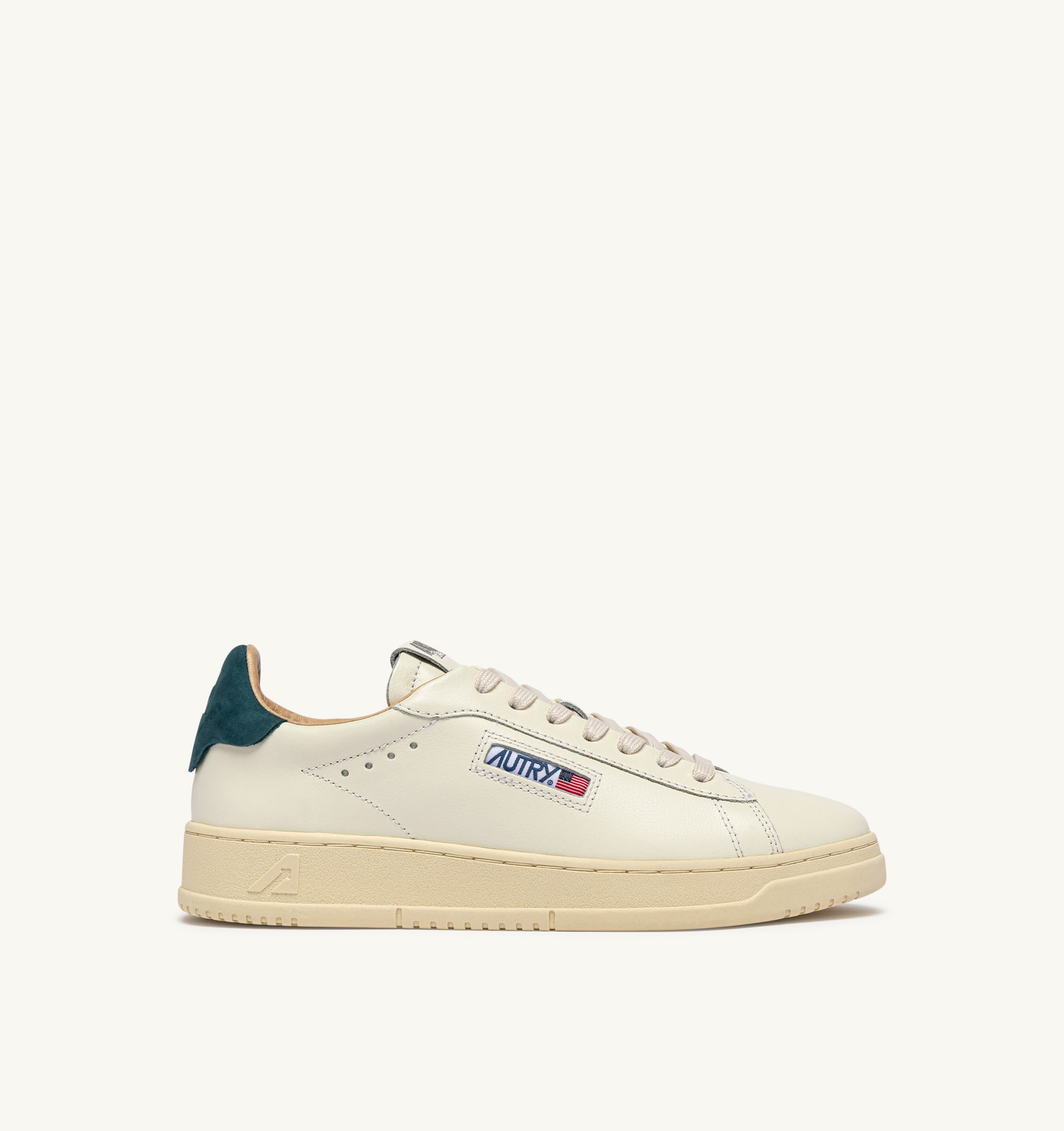 BASKETS DALLAS LOW EN CUIR MARSHMALLOW ET DARK SEA
