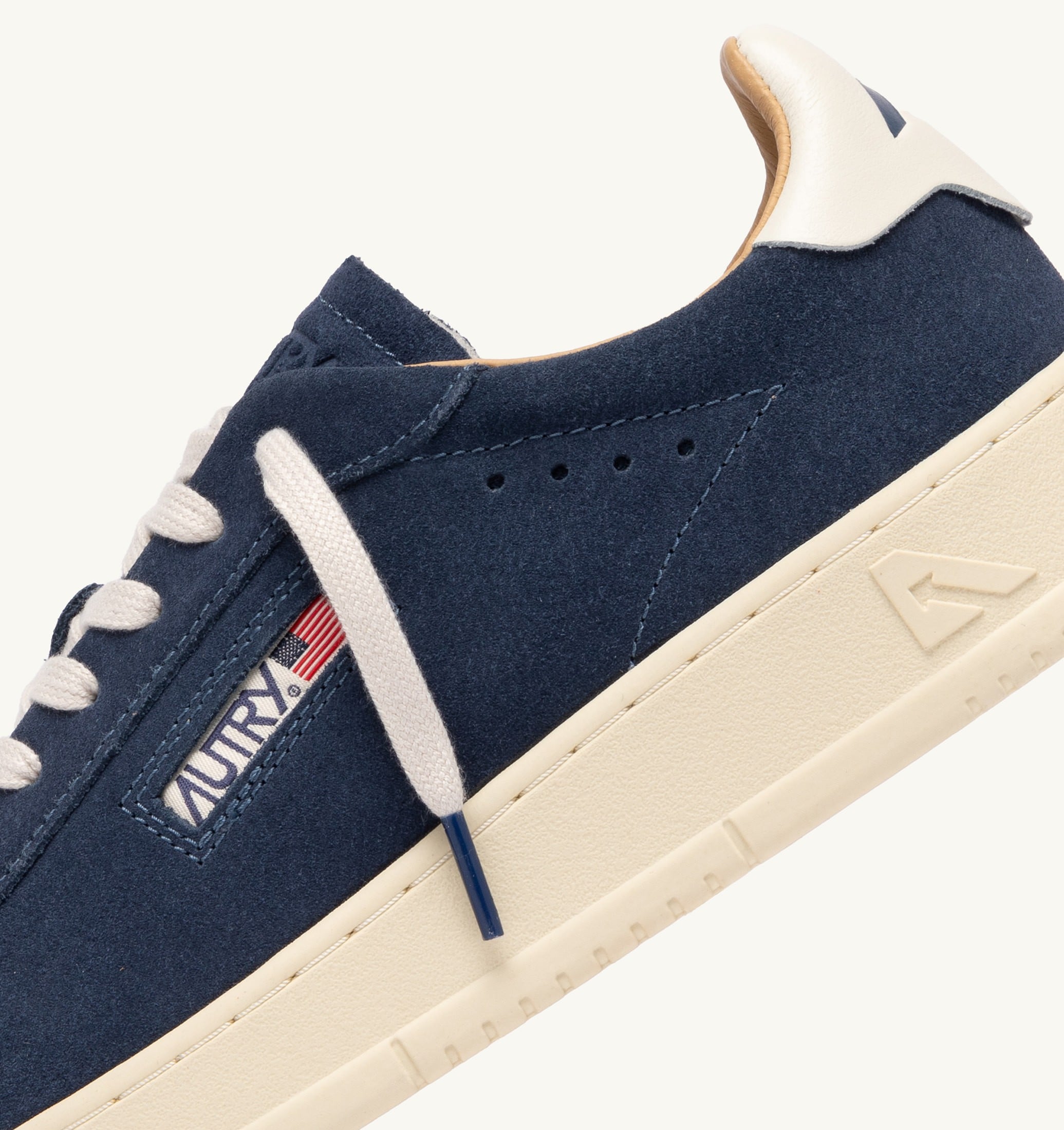 BASKETS DALLAS LOW EN DAIM BLUETTE