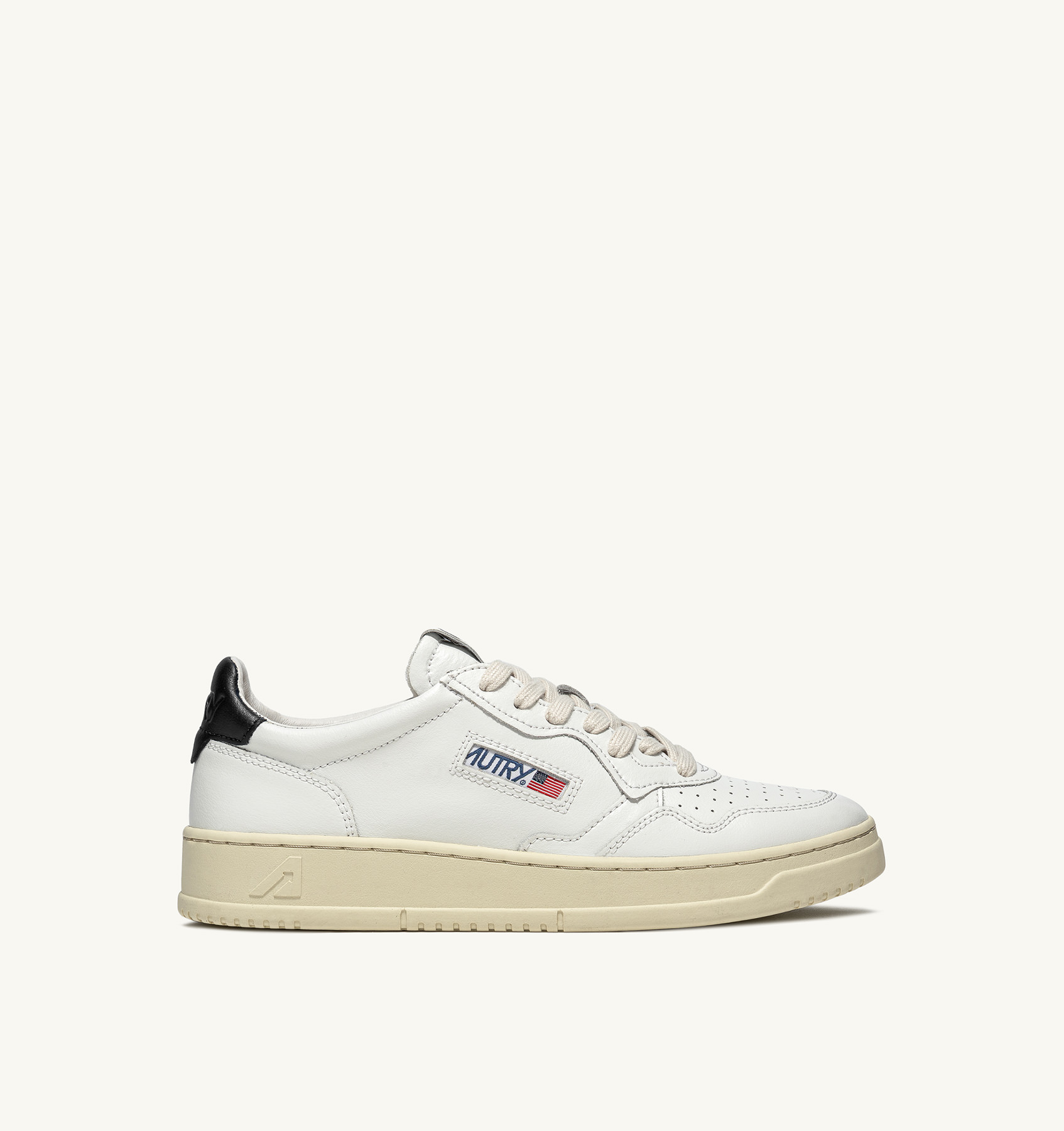 BASKETS MEDALIST LOW EN CUIR BLANC ET NOIR