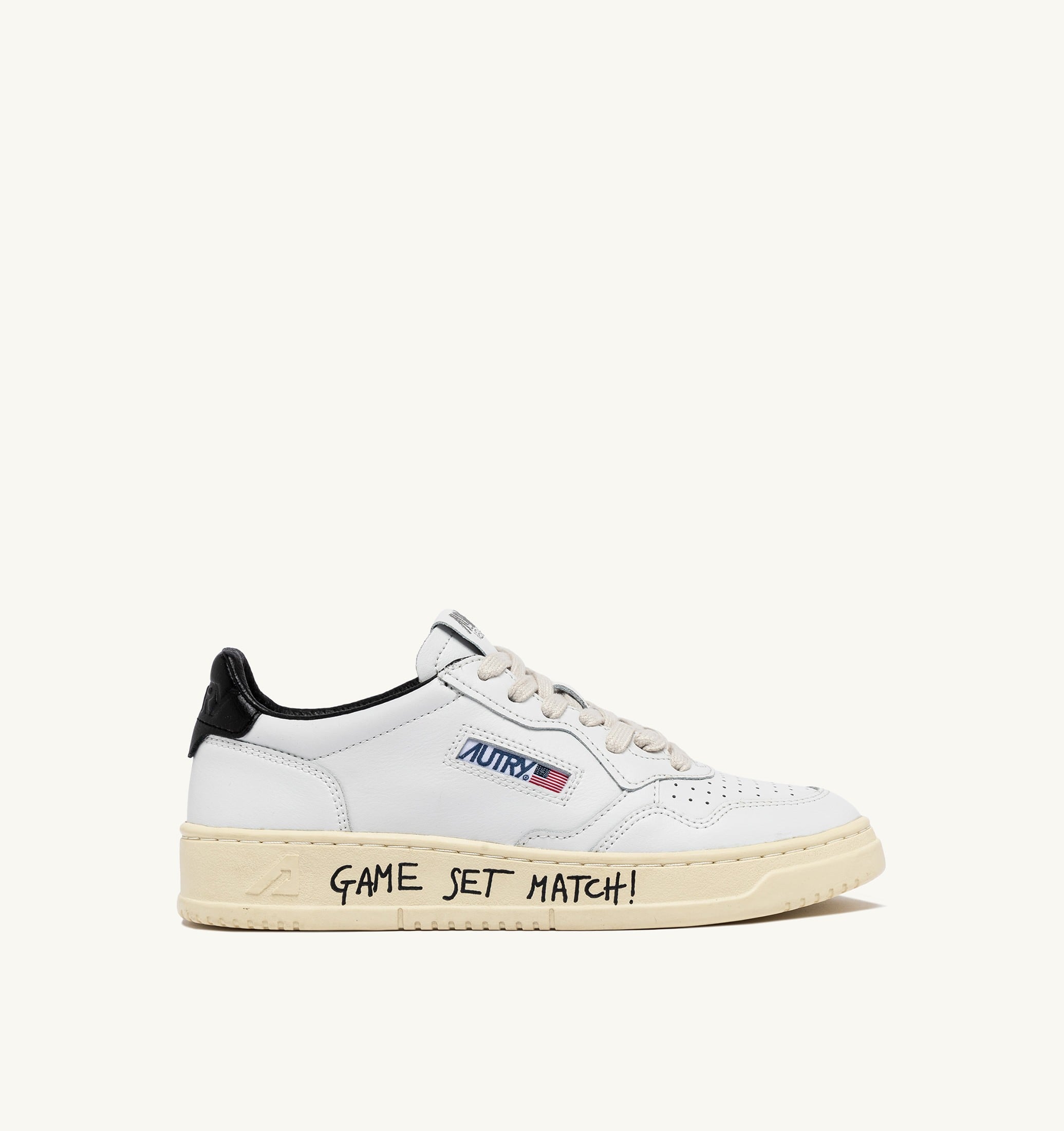 BASKETS MEDALIST LOW EN CUIR BLANC ET NOIR AVEC LETTERING