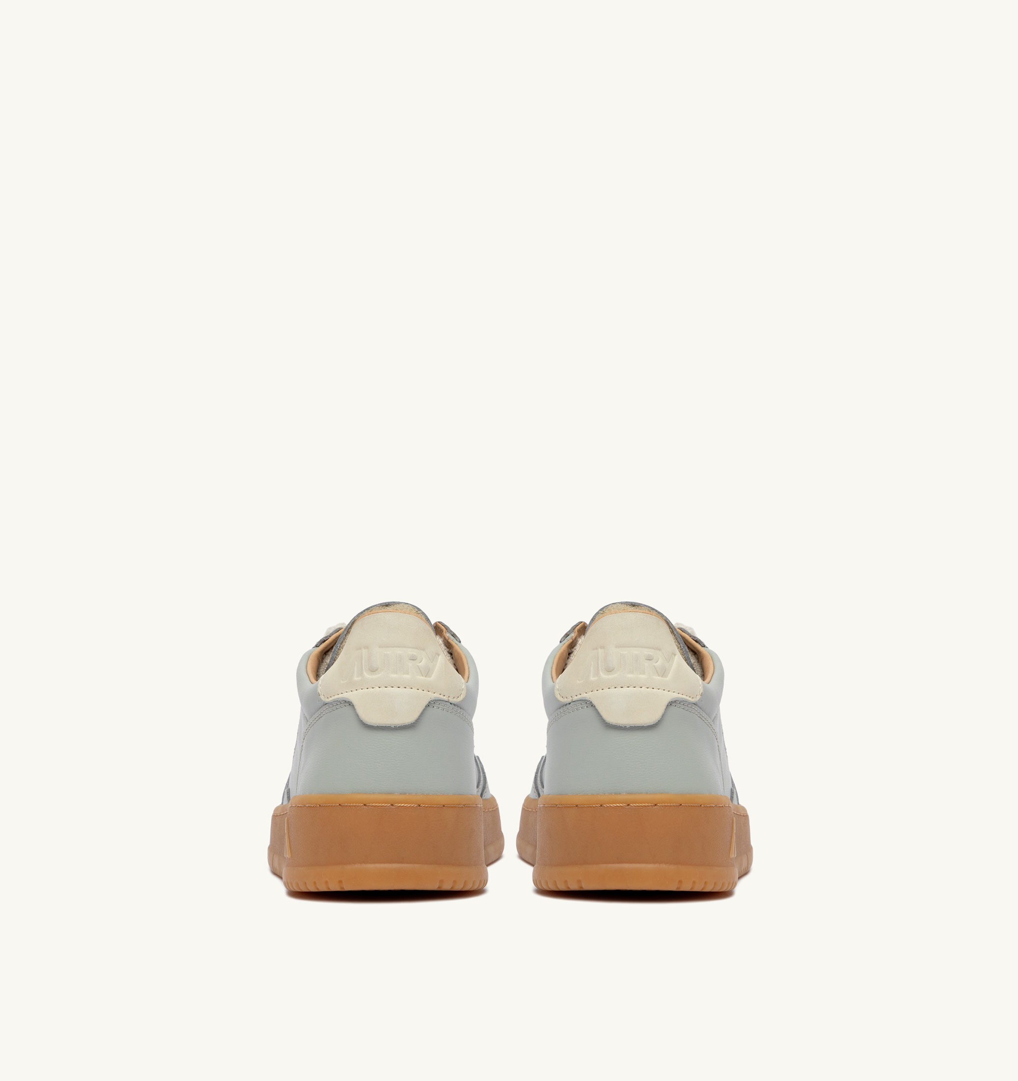 BASKETS MEDALIST LOW EN CUIR MILITARY ET MARSHMALLOW
