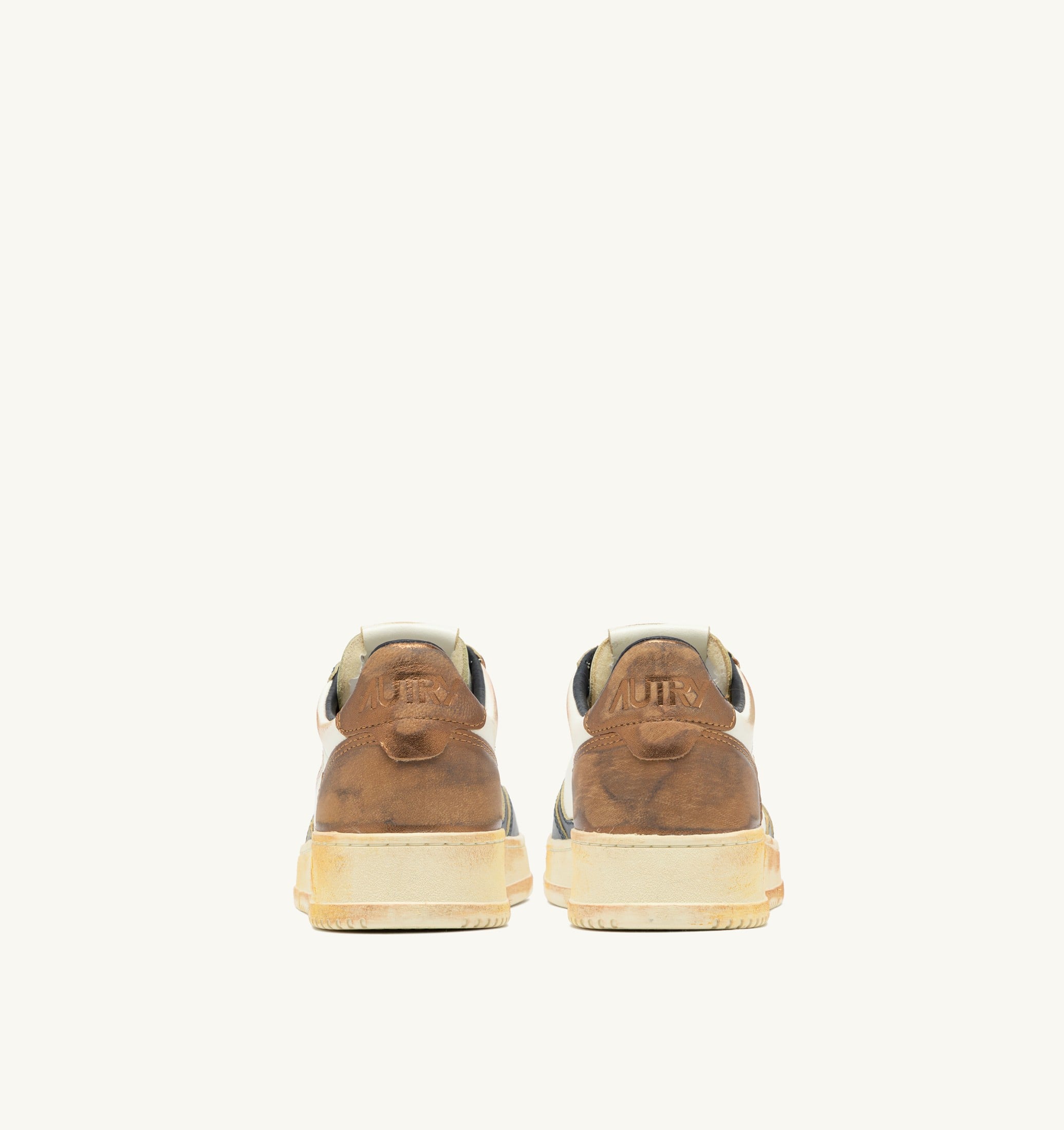 BASKETS MEDALIST LOW SUPER VINTAGE EN CUIR BLANC CUIVRE ET SPACE