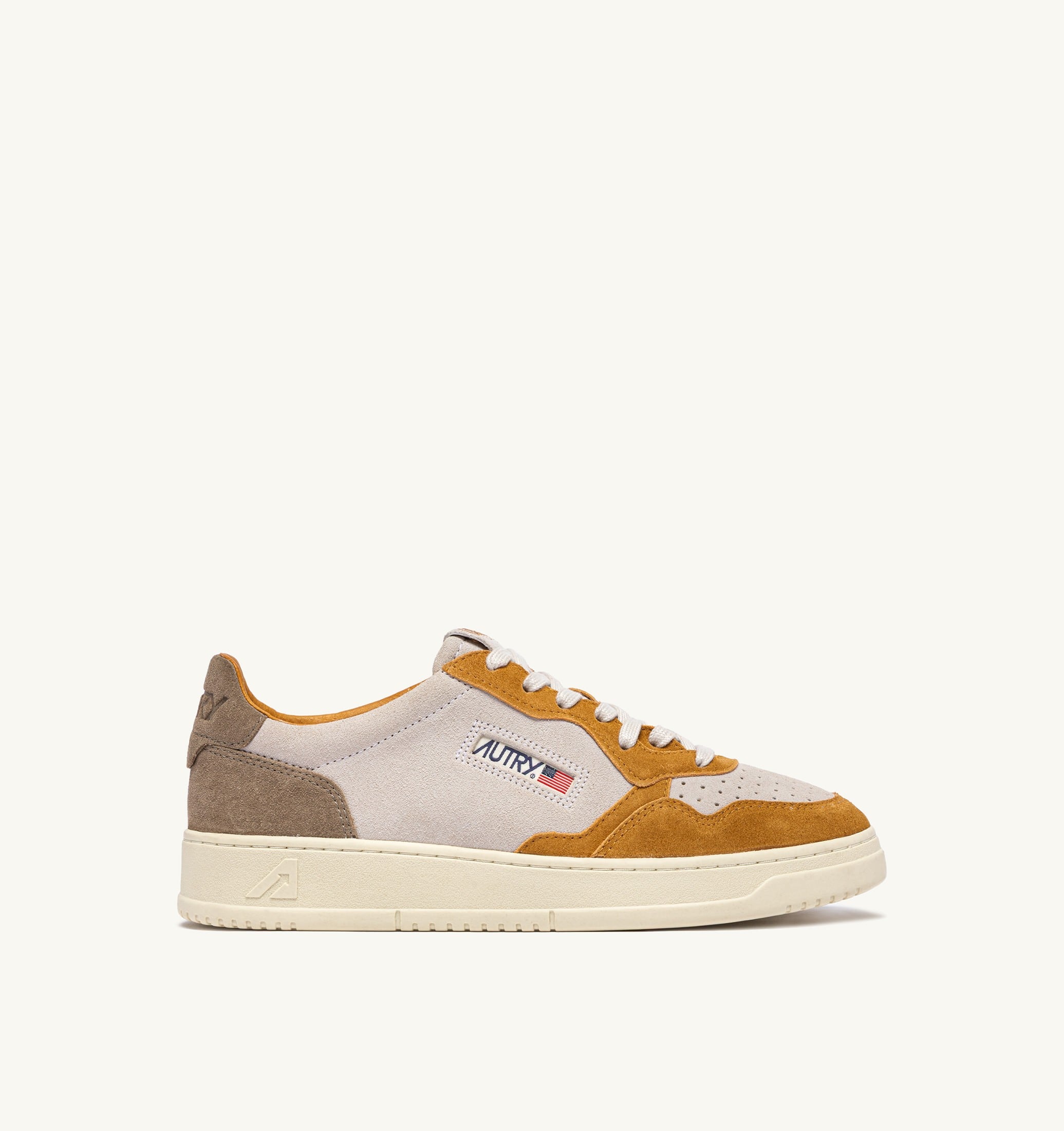BASKETS MEDALIST LOW TRICOLORE EN DAIM ANTILOP BLANC ET BROWN MUSCAT