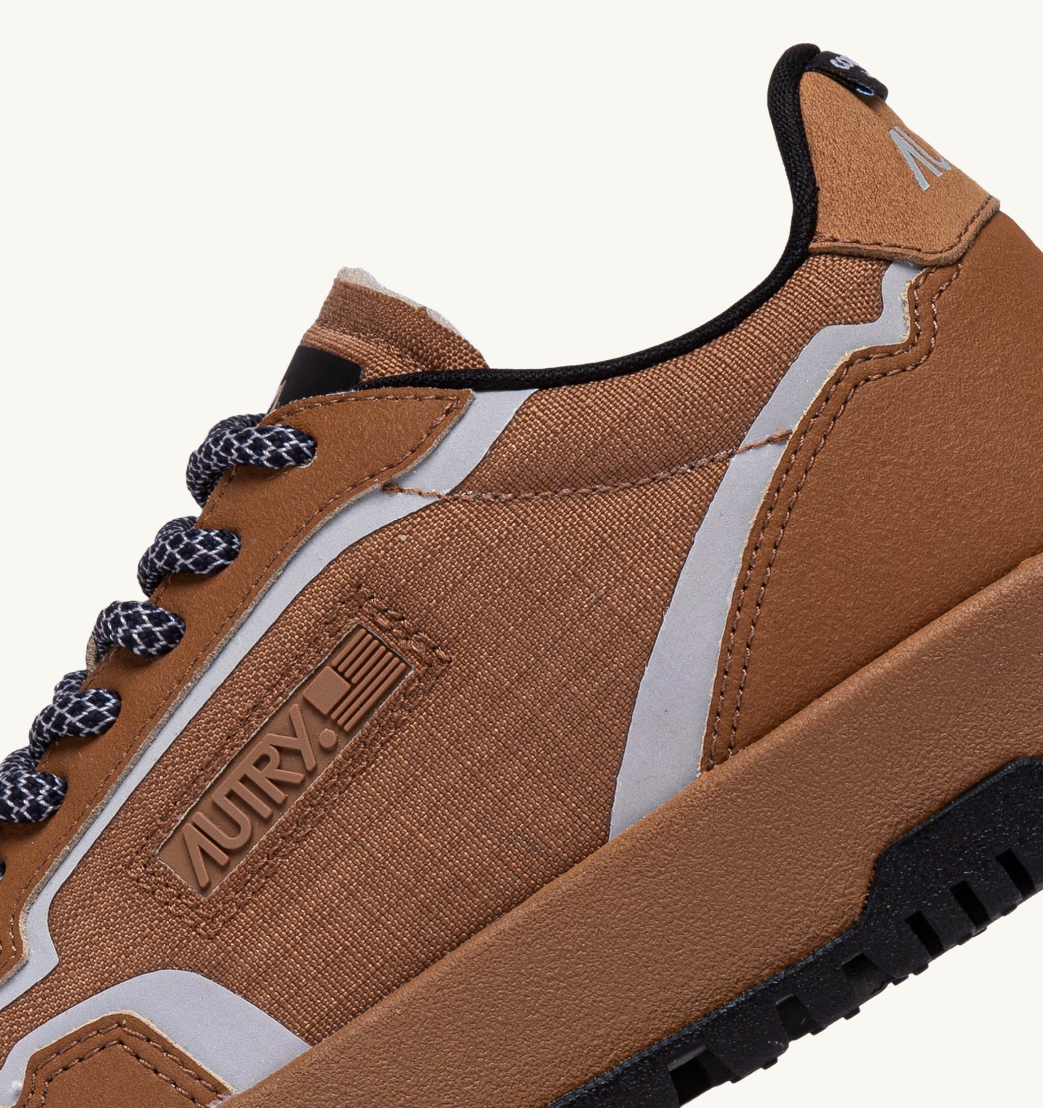 BASKETS WILDPACE LOW EN NYLON RIPSTOP ET CUIR BROWN SUGAR ET REFLEX